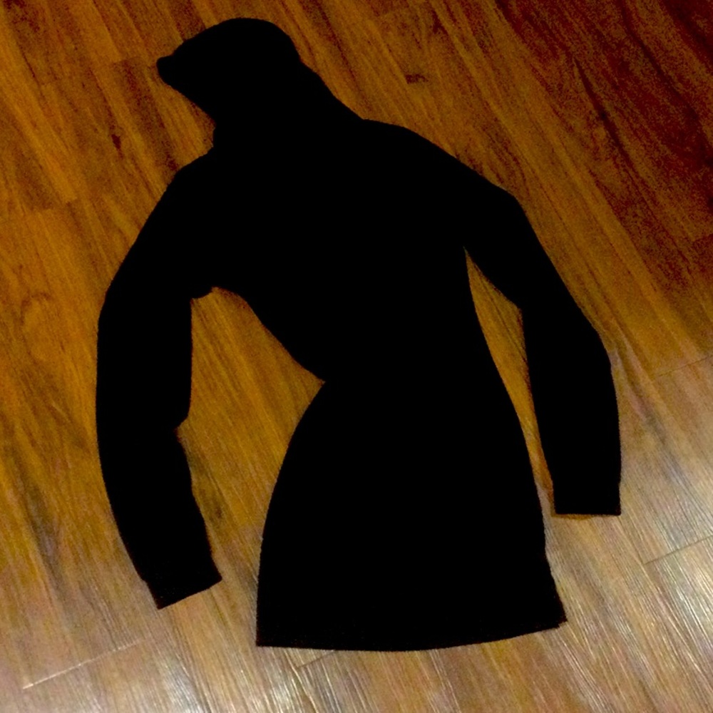 Amazon Essentials tshirt hoodie, black, size small